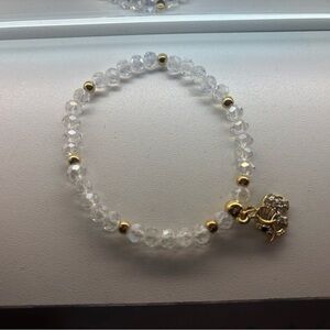 📦5/$25📦 Simple Gold and Clear Beaded Bracelet With Elephant Charm